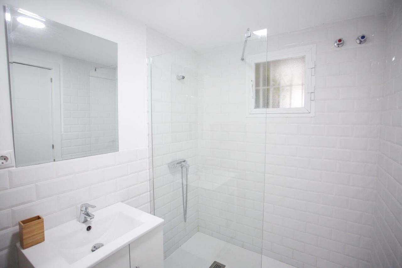 Apartamento En La Carihuela Con Piscina Y Parking, Al Lado De La Playa Apartment Torremolinos Exterior photo