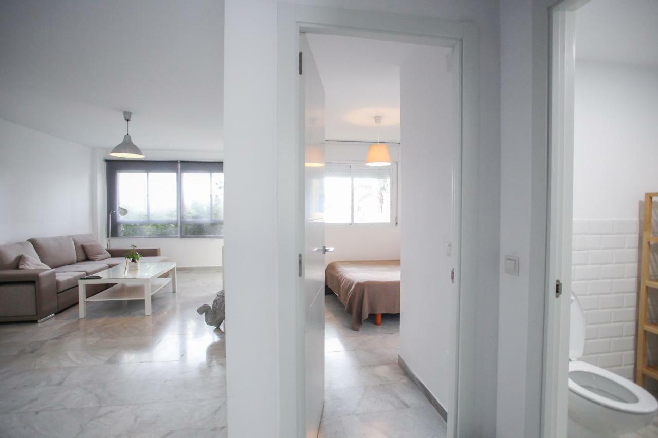 Apartamento En La Carihuela Con Piscina Y Parking, Al Lado De La Playa Apartment Torremolinos Exterior photo